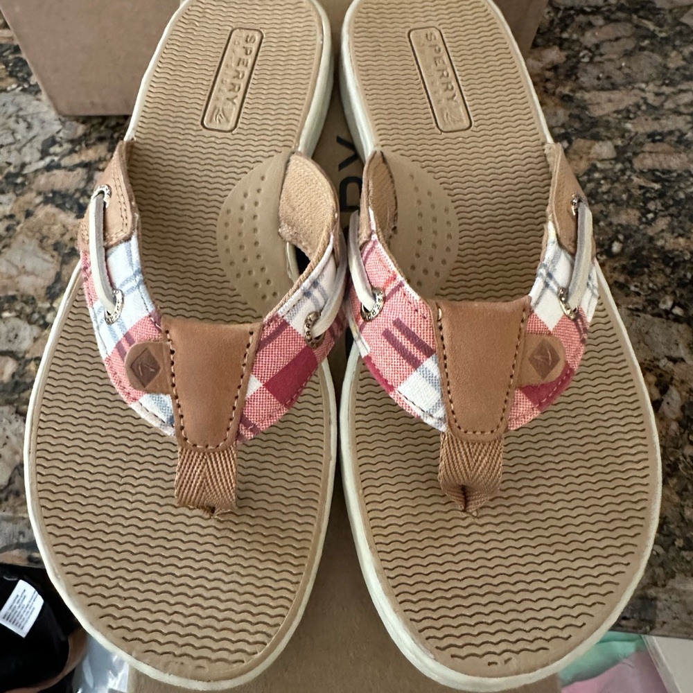 SPERRY SEAFISH MADRAS/Multi flip flops. Women Size 5.5 M. Brand New in box.